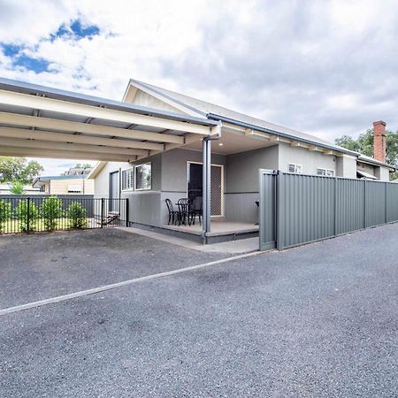South Dubbo Hideaway - Pet Friendly Villa Eksteriør bilde