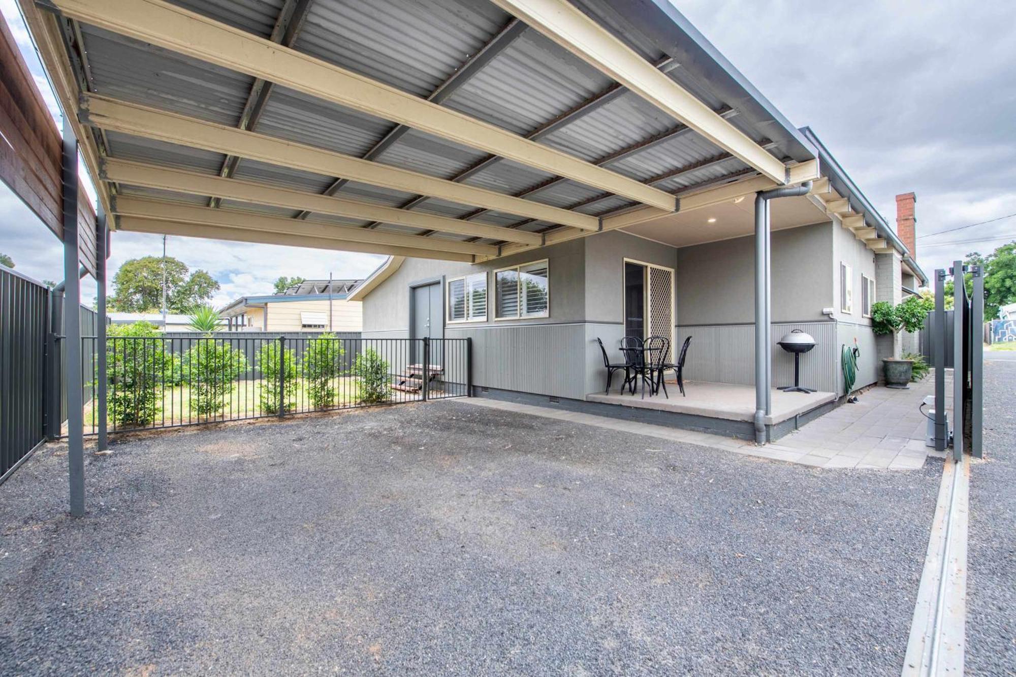 South Dubbo Hideaway - Pet Friendly Villa Eksteriør bilde